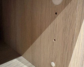 Tapa para agujeros de Ikea, tapa para muebles de Ikea, pasacables para escritorio, tapón para armario. Impresión 3D - Modelado en Blender - BambuLab - Edición limitada, quedan pocas unidades.