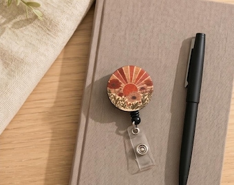 Badge Reel aus Holz mit wechselbaren Motiven | Ausweishalter für Pflege, Praxis  Klinik | Katzen- Boho- & Arztmotive
