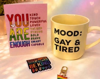 Caja de regalo "Mood Gay & Tired", juego de tazas LGBTQ, caja de autocuidado "Orgullo Arcoíris"