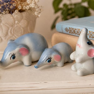 Vintage Wade Elephant Figurines Set, Ceramic Trio, Made in England, 1980s Collectible Pottery