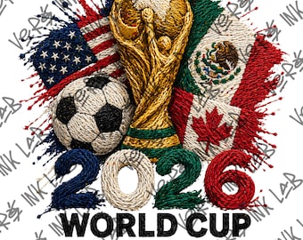 Op de afbeelding: Een grafisch ontwerp met een voetbal, de Wereldbeker-trofee en de vlaggen van de VS, Canada en Mexico. De tekst luidt "2026 WORLD CUP UNITED BY FOOTBALL USA CANADA MEXICO."