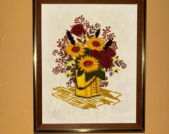 Vintage 1970s Crewel Embroidery Wall Art – Sunflower Bouquet, Framed Cottagecore Decor
