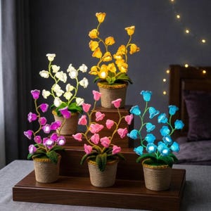 Gloeiende gehaakte bloempot, handgemaakte led-bloemlamp, gezellig nachtlampje, esthetische kamerinrichting, uniek cadeau voor haar