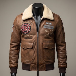 Męska brązowa skórzana kurtka pilotka, vintage'owa kurtka typu bomber z kołnierzem z owczej skóry i naszywkami
