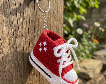 Mini Crochet Sneakers Keychain Pattern PDF, Cute Amigurumi Shoe Charm, Beginner Crochet Tutorial, DIY Keychain Gift, Digital Download