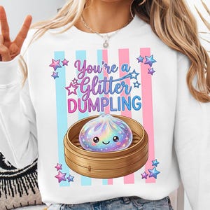 PNG de dumpling brillante, imágenes prediseñadas de comida kawaii adorables, diseño de rayas florales femeninas, PNG de sublimación de moda, gráfico para camisetas infantiles, descarga instantánea