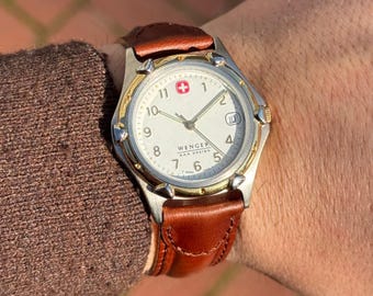 Reloj Wenger S.A.K Design Swiss Army para hombre, cuarzo, correa de cuero marrón.
