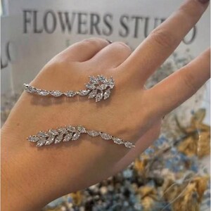 Wrap Ring Bracelet Silver Hand Jewelry Adjustable Leaf Crystal Bracelet Ring Set Women Jewelry Statement Bridal Gift Elegant Style