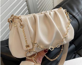 Bolso de mano beige fruncido con forma de nube, bolso de hombro con cadena y correa desmontable, bolso de mano suave, elegante y minimalista, bolso de uso diario para el trabajo.