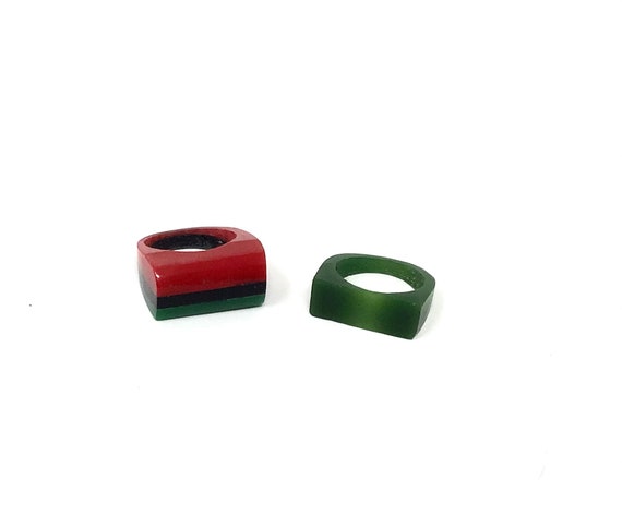 2 Vintage plastic rings lucite stripe handmade - image 1