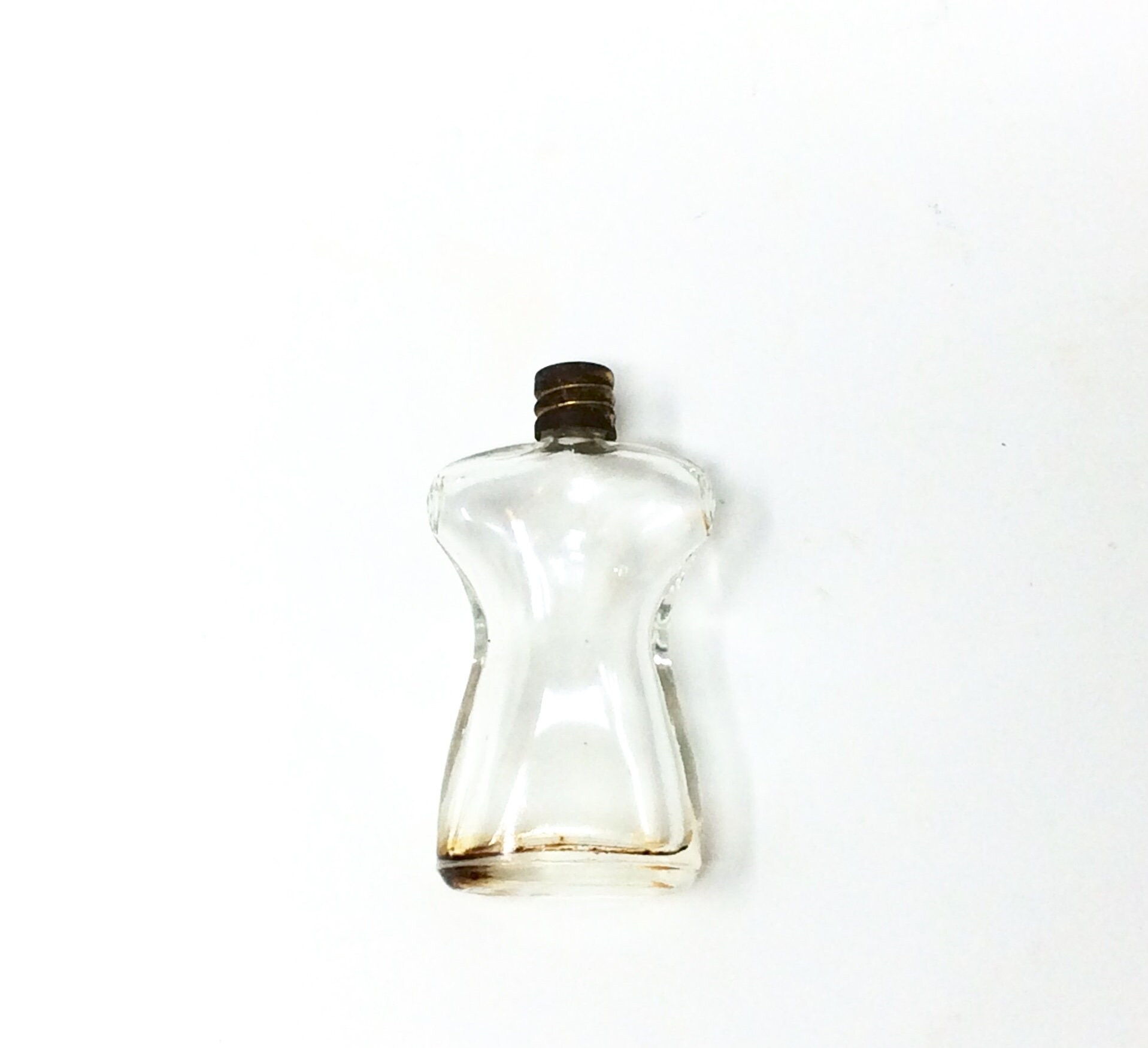 droopy-toad281: female perfume bottle
