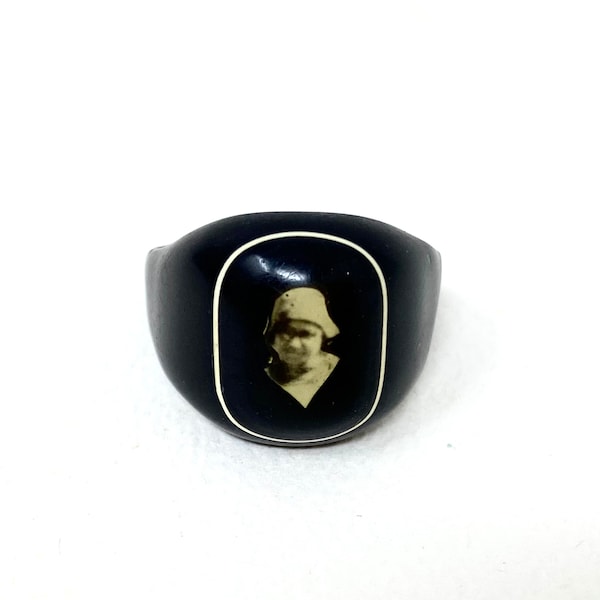 Vintage celluloid Bakelite photo ring souvenir sweetheart memorial