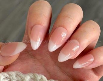 Melkwitte French Tip Amandelnagels | Glossy Jelly Press-On-set (MO566)