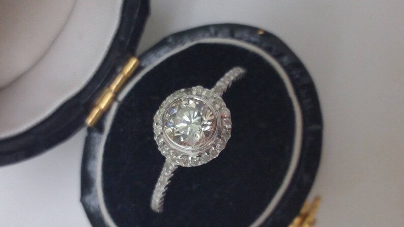 GIA Certified 3920 Estate 18K White Gold 1.00carats Diamond Ring image 4