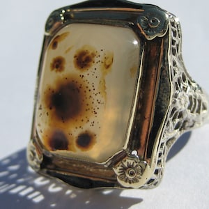 Antique  Art Deco Gothic Large 10 cts  Agate 14K Gold Enameled Filigree Ring