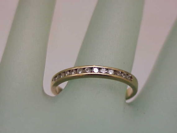 Estate 14K Gold Yellow  13 Diamonds  Wedding Ring… - image 1