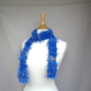 Hellblauer Skinny Schal, Crazy Art Schal, DesignerMode, Handgestrickt, Furry Texture, Team Schal, Frauen Teen Girls