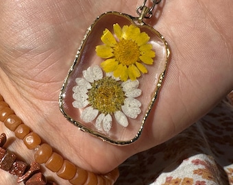 Daisy Flower Pendant Necklace Chain Jewelry Resin