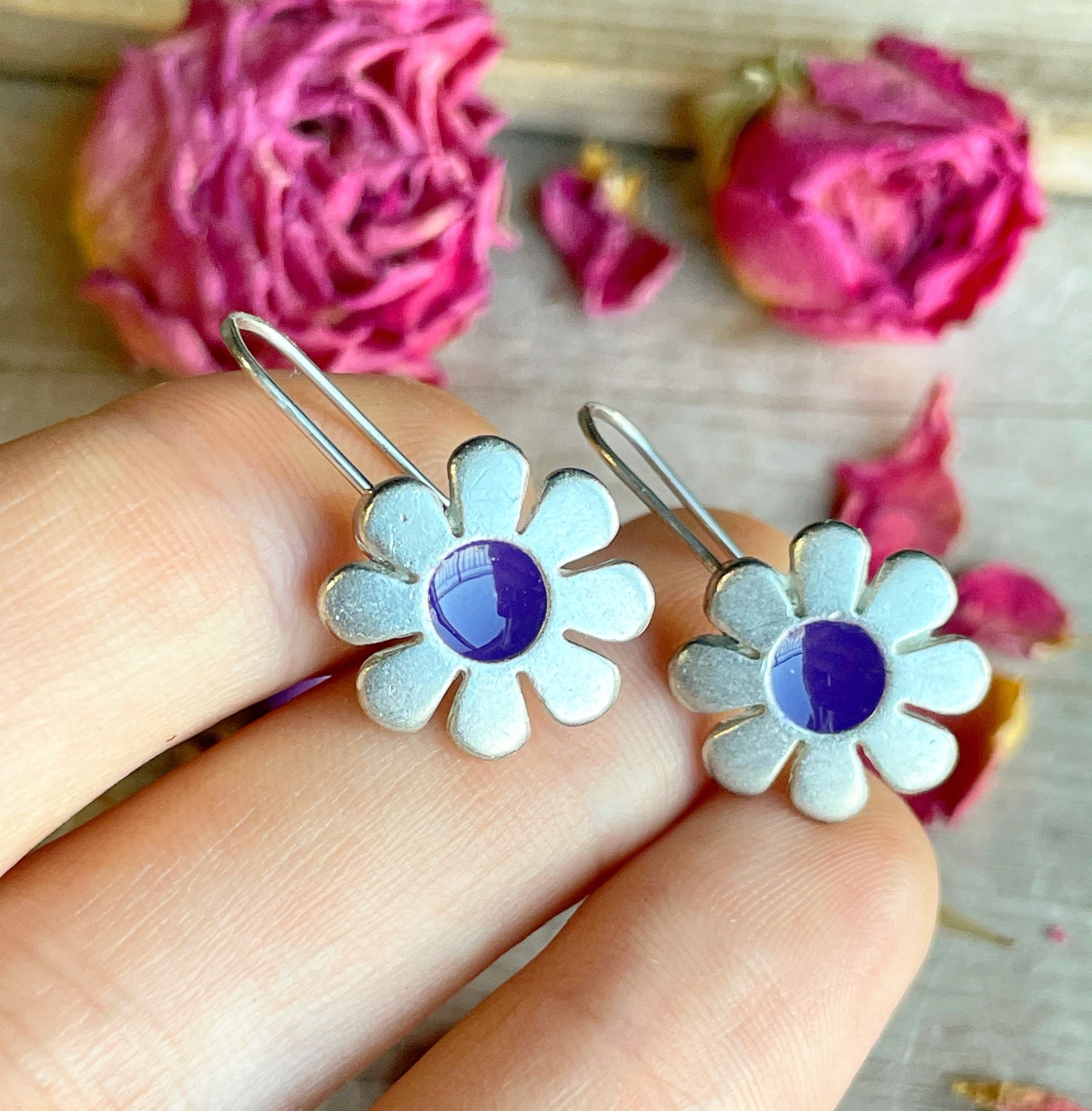 70s Vintage Daisy Earrings Flower Earrings / Purple Enameled Etsy