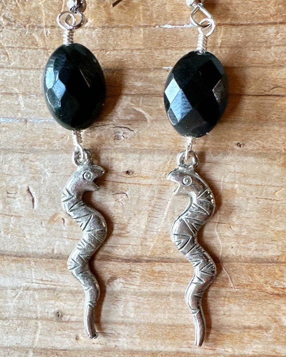 Black Onyx Snake Earrings Vintage 70s Jewelry Serp