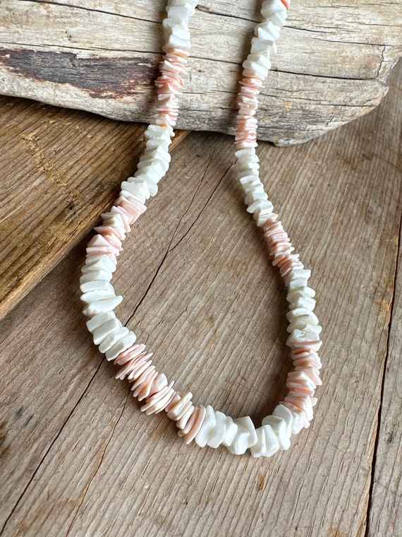 vintage white puka shell - Gem
