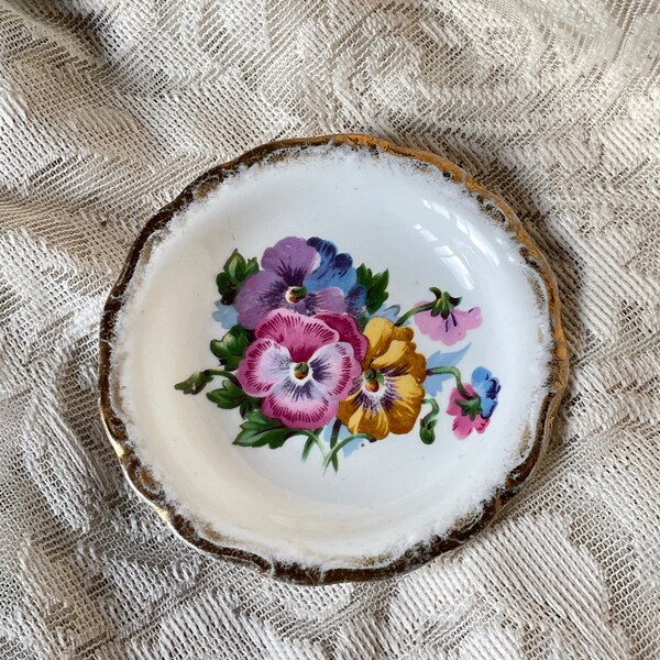 Plat en porcelaine vintage, plateau à bijoux en fleurs, pensées, rangement d'anneaux de fleurs