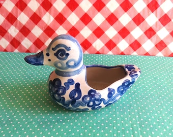 Vintage MA Hadley Duck Ashtray - Blue White Pottery