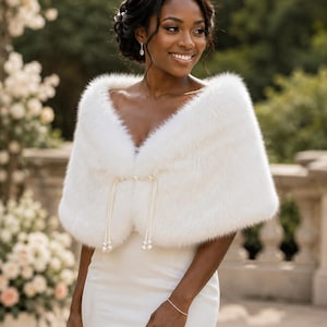 Ivory Faux Fur Wrap, Winter Bridal Cape, Faux Fur Wedding Shawl, Warm Wedding Dress Topper, White  Bride Cover Up