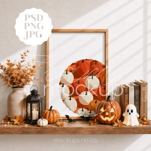 Mockup de moldura em PSD, mockup de pôster de Halloween, moldura vertical de madeira em cena de prateleira de outono (JPG, PNG, objeto inteligente) para pré-visualização de anúncio no Etsy.