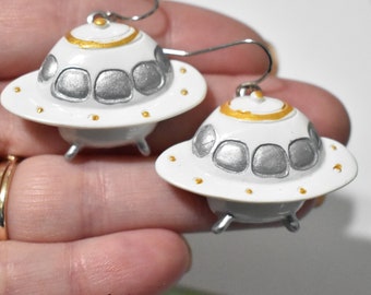UFO Earrings, UFO Jewelry, Spaceship Earrings, Astronaut Earrings, Alien Earrings, Outer Space Earring, Space Jewelry, Science Earring, BE76