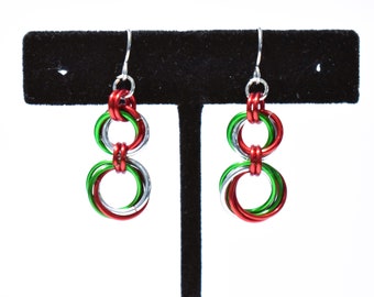 Christmas Double Swirl Earrings, Red Green & Silver Jump Ring Earrings, Christmas Earrings, Mobius Earrings, Chainmaille Earrings, CM102