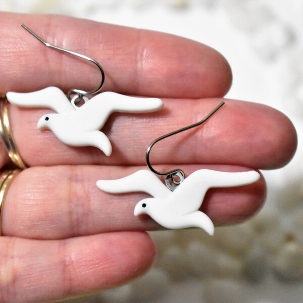 White Seagull Earrings, Seagull Jewelry, Bird Earrings, Bird Jewelry, Ocean Earrings, Beach Earrings, Summer Earrings, Animal Earring, CE609
