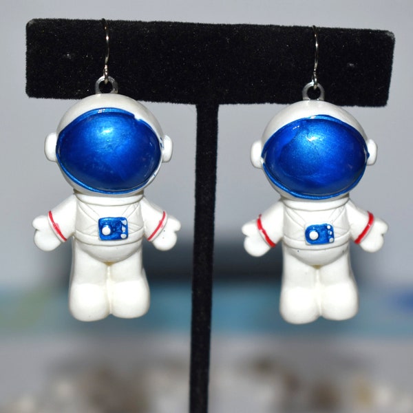 Astronaut Earrings, Astronaut Jewelry, Outer Space Earrings, Outer Space Jewelry, Science Earrings, Science Jewelry, Astronomy Earring, BE75