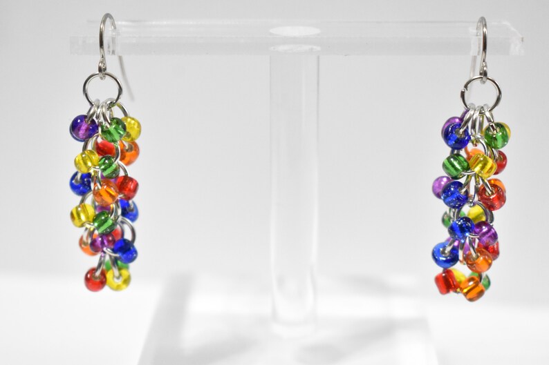 Rainbow Earrings, Rainbow Cluster Earrings, Rainbow Chainmaille Earrings, Rainbow Pride Earrings, Beaded Shaggy Loops Earrings, LGBTQ, CM7 画像 6