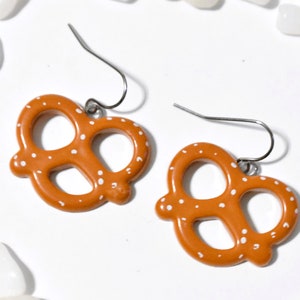 Brown Pretzel Earrings, Salted Pretzel Earrings, Pretzel Jewelry, Snack Earrings, Food Earrings, Food Jewelry, I Love Pretzels, BE54