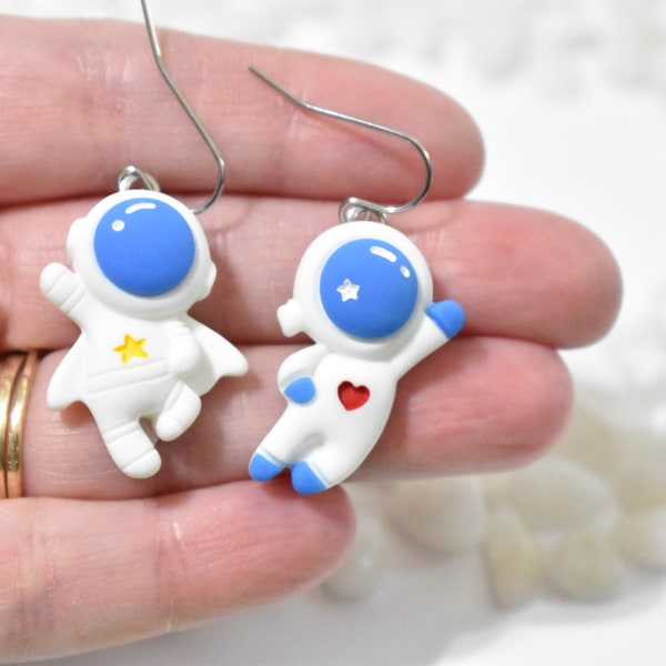 Astronaut Earrings, Mismatched Astronaut Earrings, Astronaut Jewelry, Outer Space Earrings, Outer Space Jewelry, Science Earrings, BE11