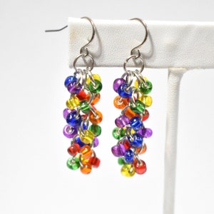 Rainbow Earrings, Rainbow Cluster Earrings, Rainbow Chainmaille Earrings, Rainbow Pride Earrings, Beaded Shaggy Loops Earrings, LGBTQ, CM7 画像 1