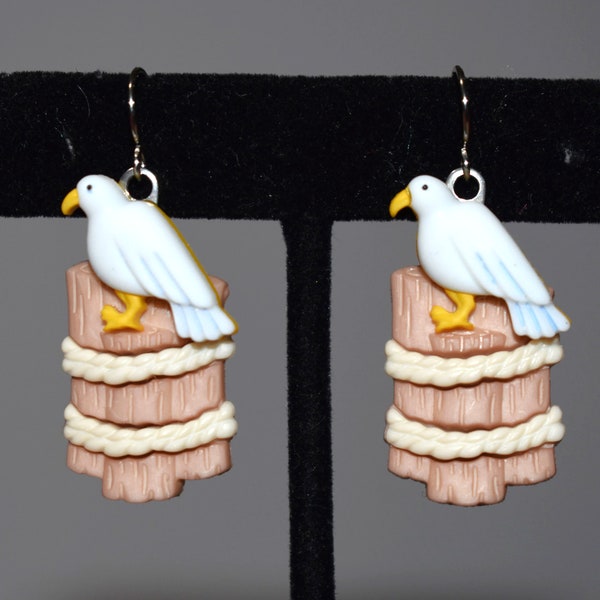 White Seagull Earrings, Seagull on Dock Earrings, Seagull Jewelry, Bird Earrings, Bird Jewelry, Ocean Earrings, Beach Earrings, BE182