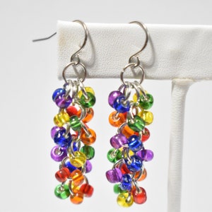 Rainbow Earrings, Rainbow Cluster Earrings, Rainbow Chainmaille Earrings, Rainbow Pride Earrings, Beaded Shaggy Loops Earrings, LGBTQ, CM7 画像 5