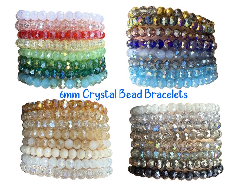 Peut inclure: Quatre piles de bracelets de perles en cristal de 6mm dans des couleurs vari&eacute;es. La pile en haut &agrave; gauche pr&eacute;sente des tons rose, rouge, jaune, vert et bleu. La pile en haut &agrave; droite montre des teintes violettes, bleues et grises. Les piles du bas affichent des nuances dor&eacute;es, beiges, blanches et noires.
