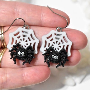 Spider & Web Earrings, Black Spider Earrings, Spider Web Earrings, Spider Jewelry, Halloween Earrings, Halloween Jewelry, Bug Earring, CE579