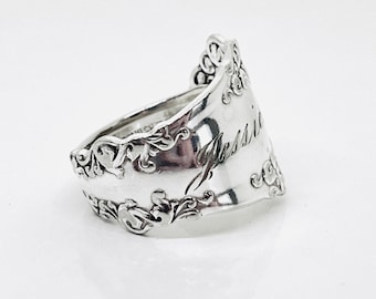 Jessie engraved Statement spoon ring