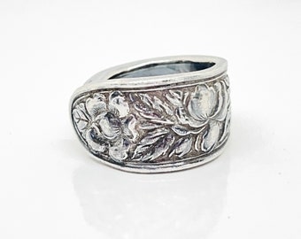 Embossed Floral spoon ring