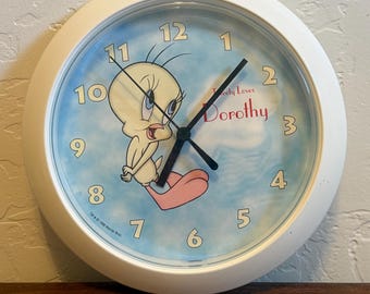 1998 Warner Bros. Looney Tunes Personalized TWEETY BIRD Loves DOROTHY Wall Clock