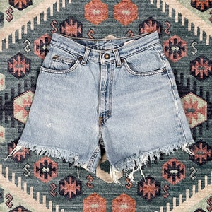 Size 28 High Sierra Distressed Cutoff 