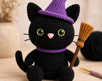 Schema PDF per realizzare all'uncinetto una strega-gatto nero / Tutorial amigurumi di Halloween / Bambola con cappello e scopa