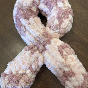 Chunky Yarn Hand Knit Awareness Ribbon Pattern PDF | Beginner Finger Knitting Tutorial | Digital Download image 2