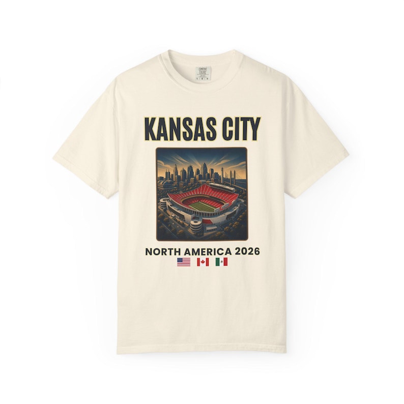 Kansas City Fußball-Shirt, Nordamerika 2026 Reise-T-Shirt, Football City Grafik-Shirt, Spieltag Fan T-Shirt, Retro Stadion T-Shirt Bild 8