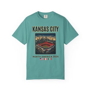 Kansas City Fußball-Shirt, Nordamerika 2026 Reise-T-Shirt, Football City Grafik-Shirt, Spieltag Fan T-Shirt, Retro Stadion T-Shirt Bild 13