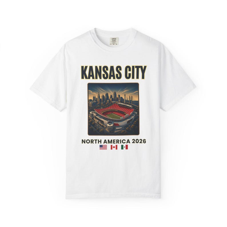 Kansas City Fußball-Shirt, Nordamerika 2026 Reise-T-Shirt, Football City Grafik-Shirt, Spieltag Fan T-Shirt, Retro Stadion T-Shirt Bild 7